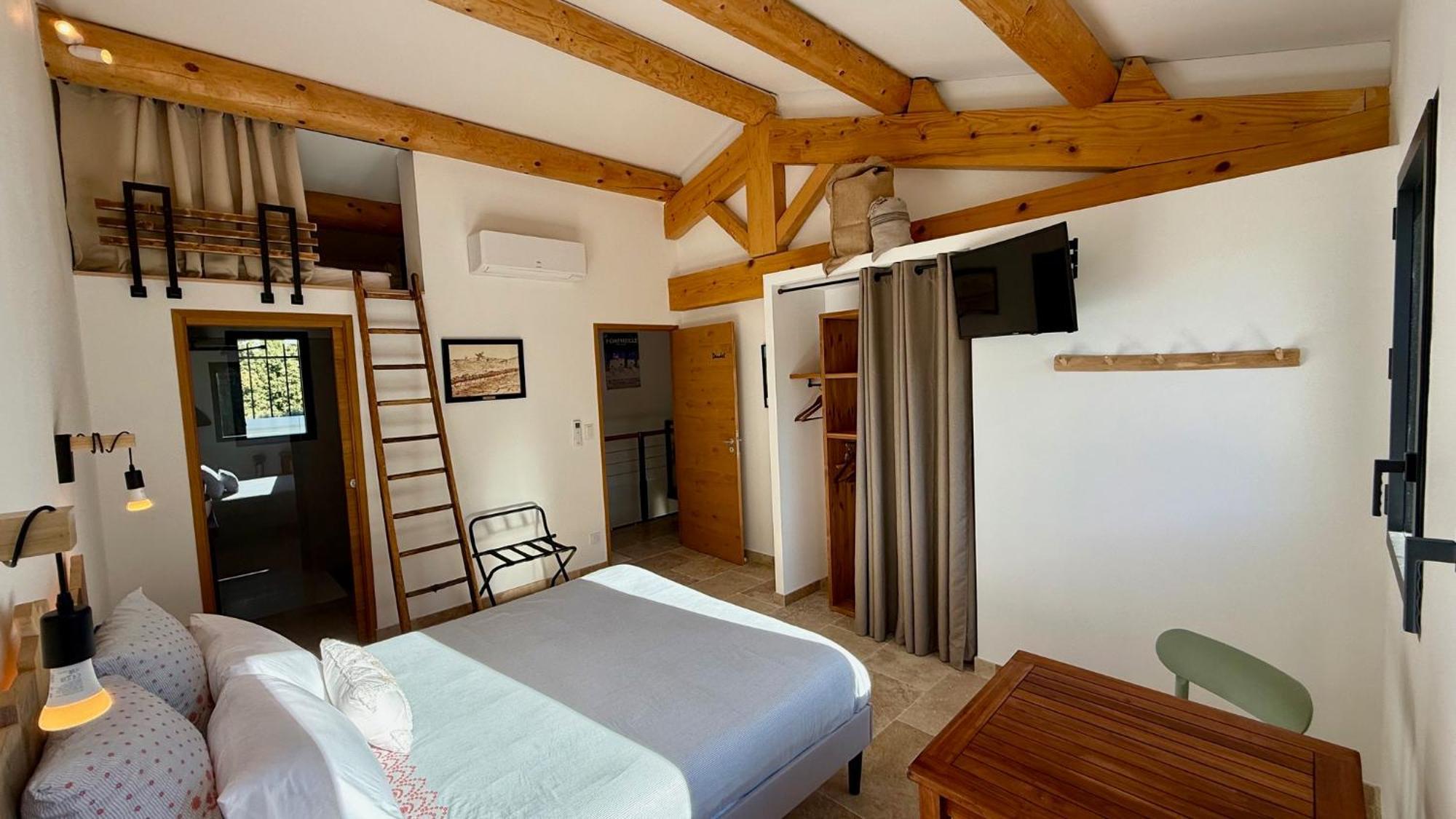 Bed and Breakfast Mas Campau Fontvieille Esterno foto
