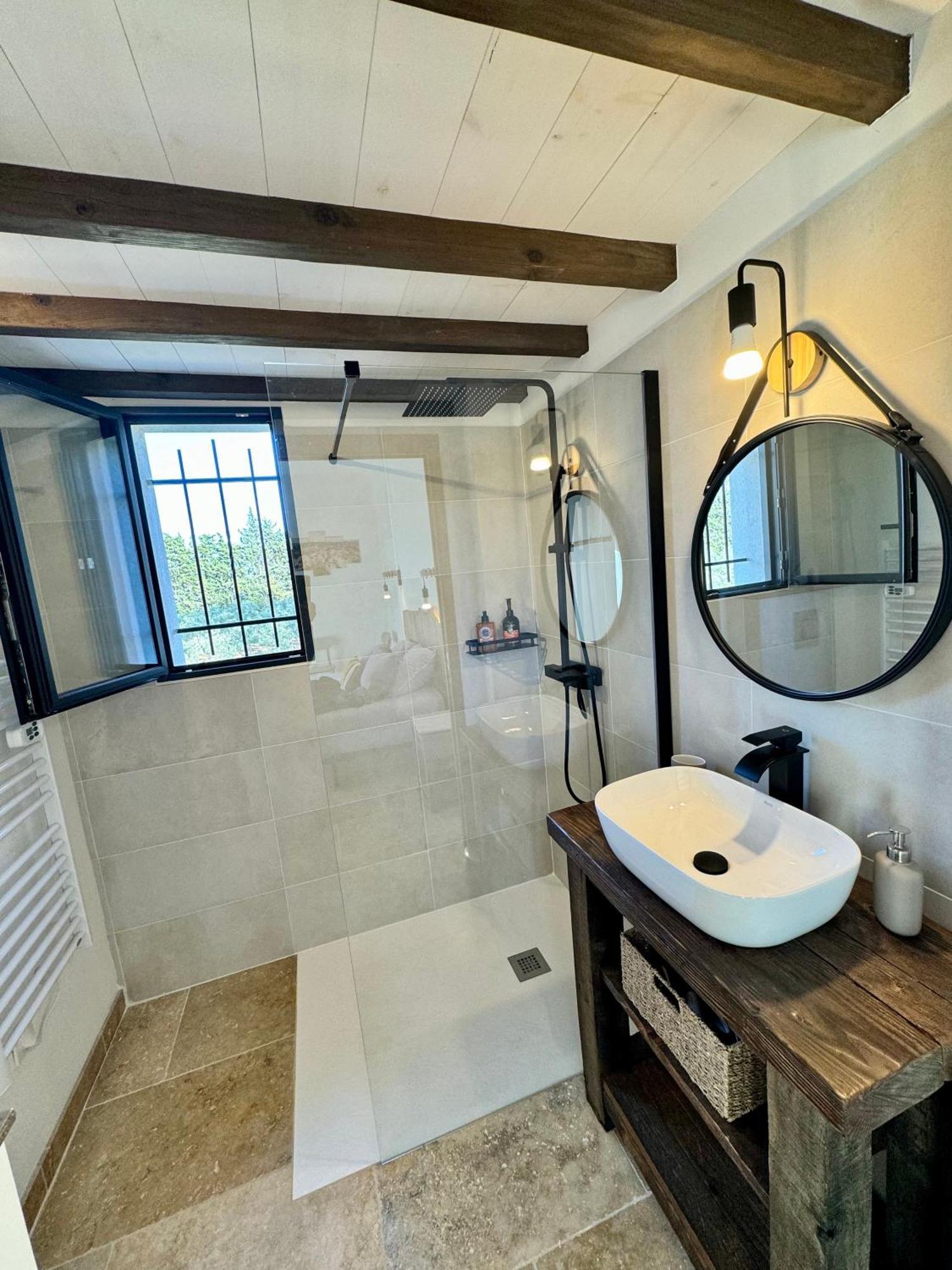 Bed and Breakfast Mas Campau Fontvieille Esterno foto